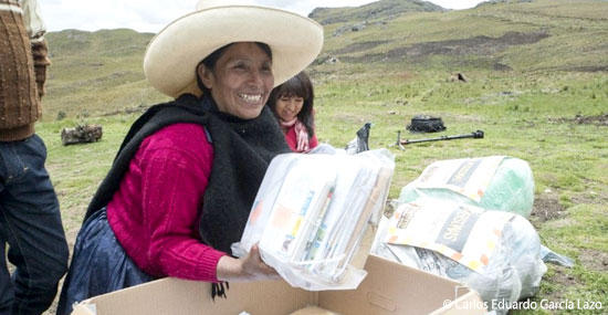 ペルー：開発から土地を守る女性に届けられた応援の手紙