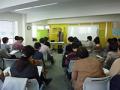 講師の村瀬幸浩さんと会場の様子