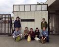 高松刑務所の前にて