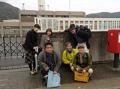 岡山刑務所の前にて