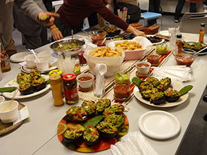 イベント企画・運営ボランティアメンバーの手作りメキシコ料理