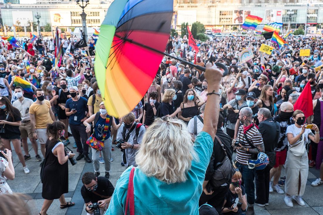 LGBTフリーゾーンの街!? 「ようこそ」ではなく「排除」の印　不寛容が広がるポーランドの未来は・・・