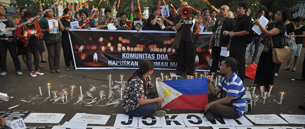 Prayer vigil in jakarta rejects the death penalty in indonesia　© Demotix